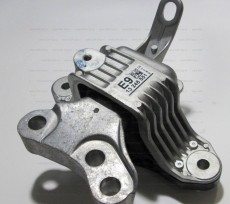 Подушка двигателя левая мкпп Chevrolet Cruze