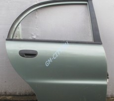Дверь задняя правая б/у